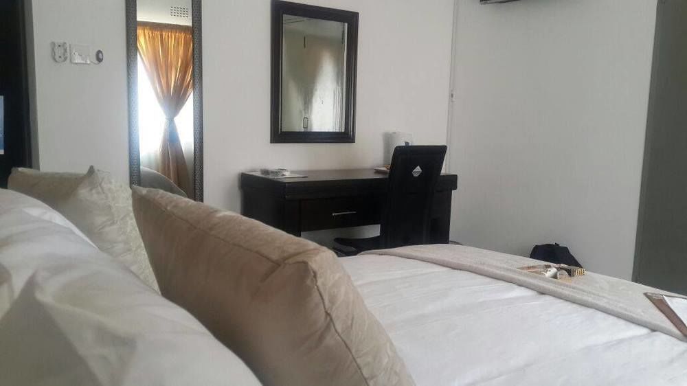 Strand Meadows B&B 哈博罗内 外观 照片