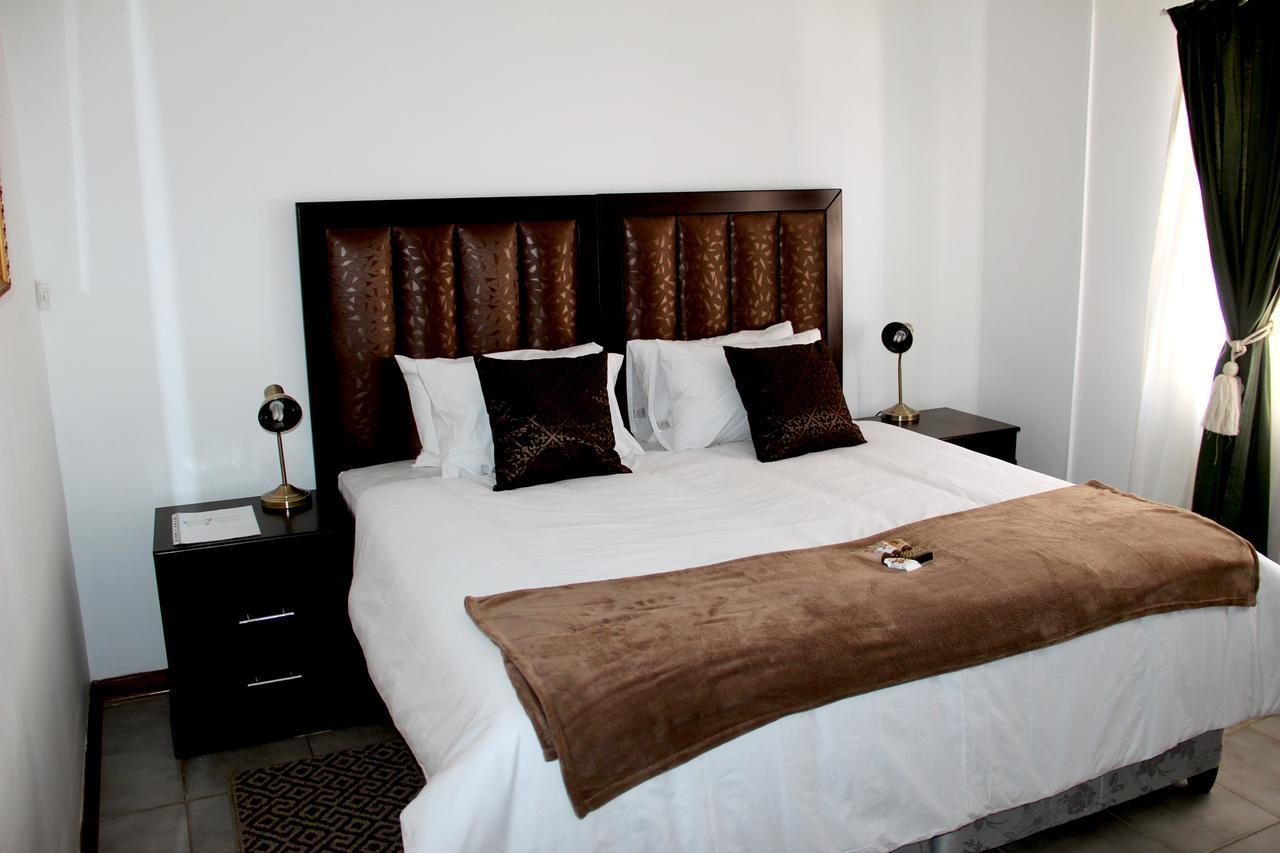 Strand Meadows B&B 哈博罗内 外观 照片