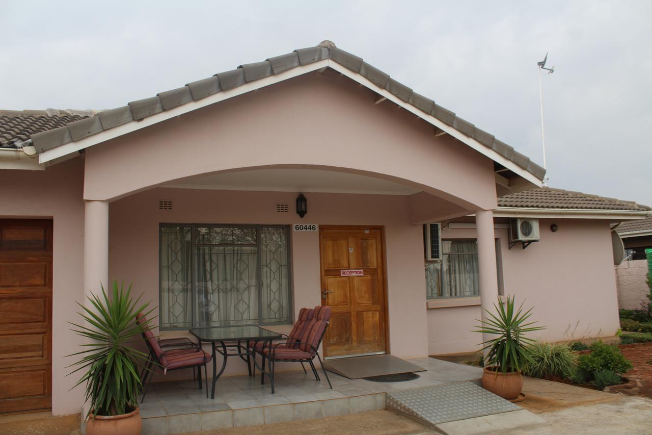 Strand Meadows B&B 哈博罗内 外观 照片