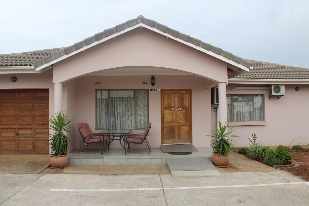 Strand Meadows B&B 哈博罗内 外观 照片